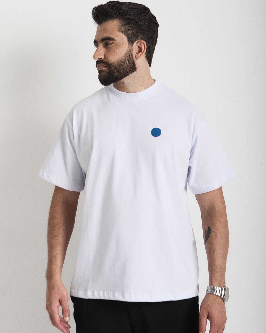 Oversized Corclaw com estampa tipográfica.