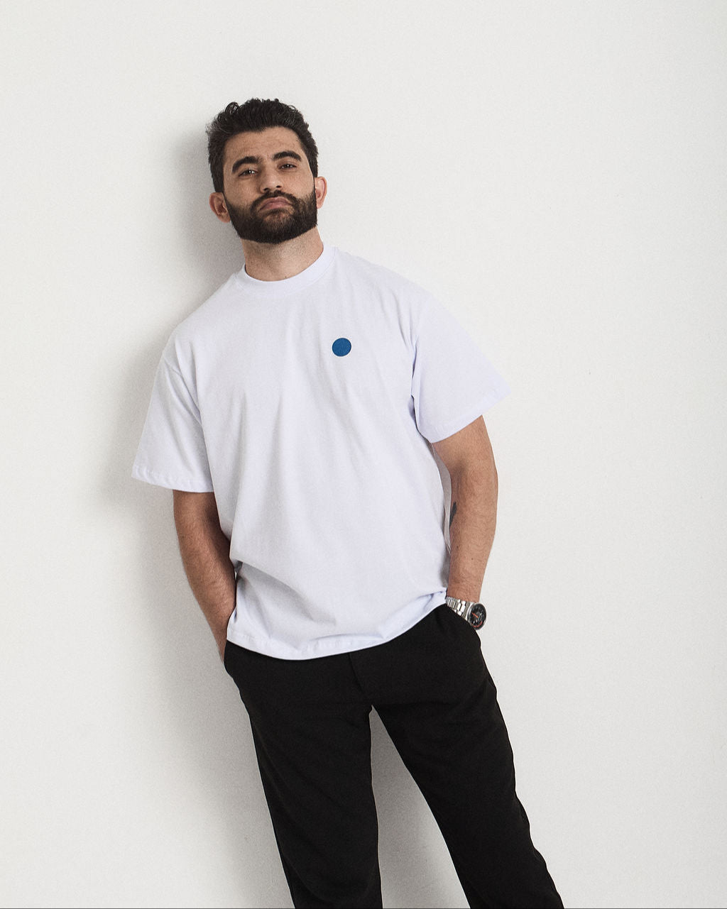 Oversized Corclaw com estampa tipográfica.