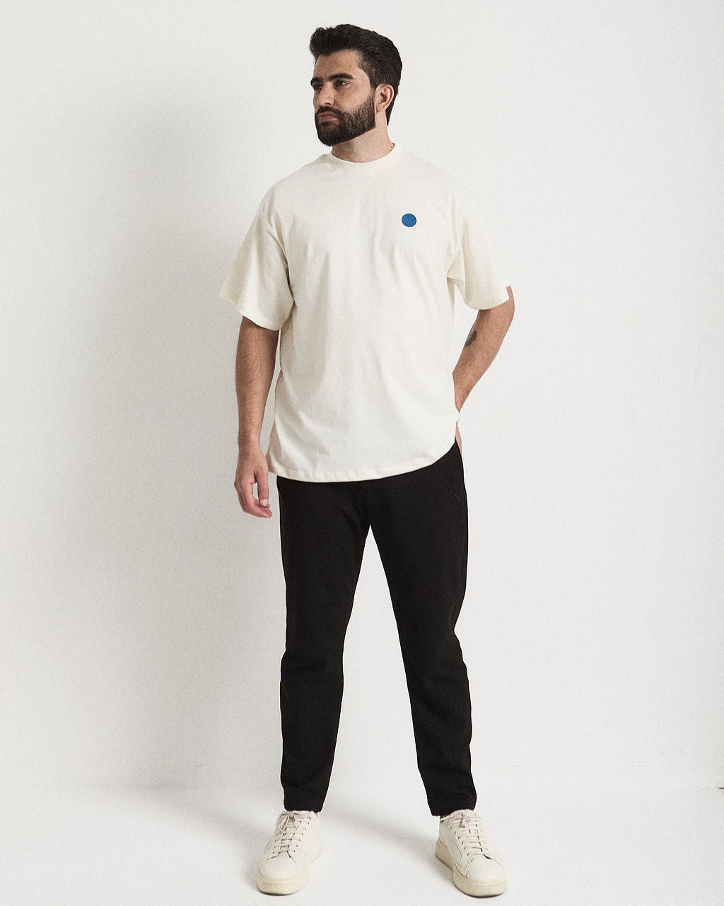 Oversized Corclaw com estampa tipográfica.