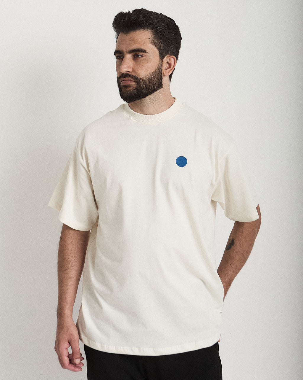 Oversized Corclaw com estampa tipográfica.